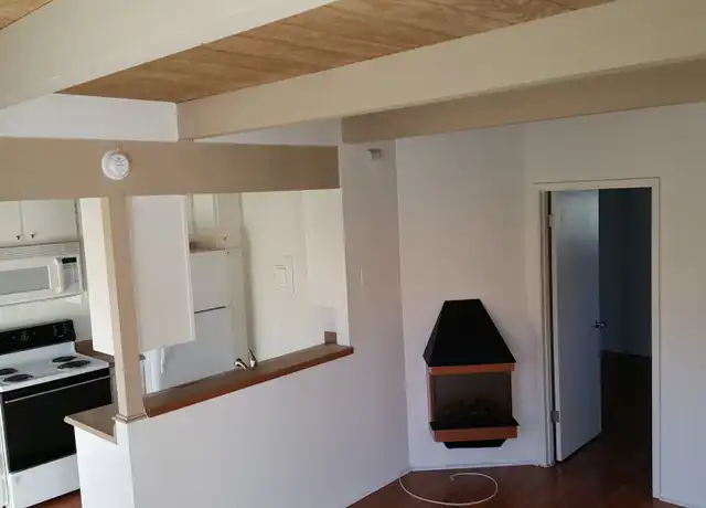 Property at 285 Mathilda Dr Unit 33, Goleta, CA, 93117, 1 bed, 1 bath, [object Object]