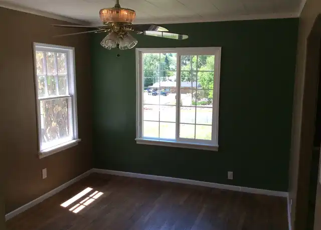 Property at 1331 NW Hawthorne Ave, Grants Pass, OR, 97526, 2 beds, 1 bath, [object Object]