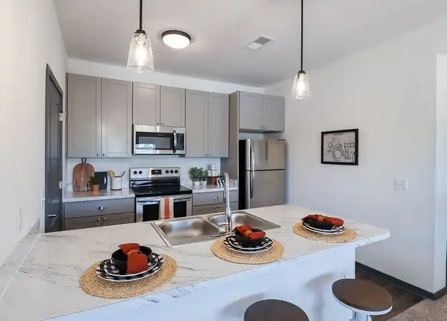 Property at Broadwood - 65 Robinwood Ave, Whitehall, OH, 43213, 1-2 bed, 1-2 bath, [object Object]