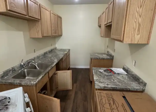 Property at 145 S Chatsworth St Unit 102, St Paul, MN, 55105, 1 bed, 1 bath, [object Object]