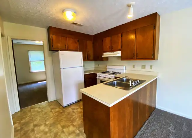 Property at 815 Western Rd Unit 4, Waynesboro, VA, 22980, 1 bed, 1 bath, [object Object]