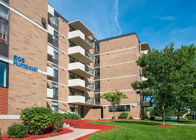 Photo of 525 Humboldt Ave N, Minneapolis, MN 55405