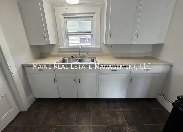 Property at 198 Center St Unit 3, Old Town, ME, 04468, 1 bed, 1 bath, [object Object]