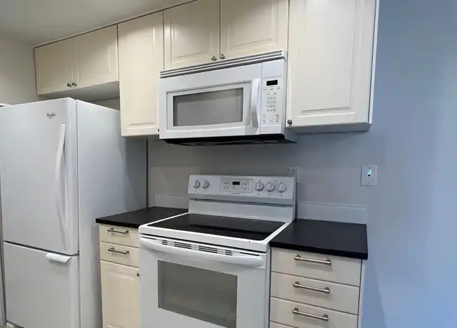 Property at 2422 Graham Ave Unit 202, Redondo Beach, CA, 90278, 2 beds, 1 bath, [object Object]