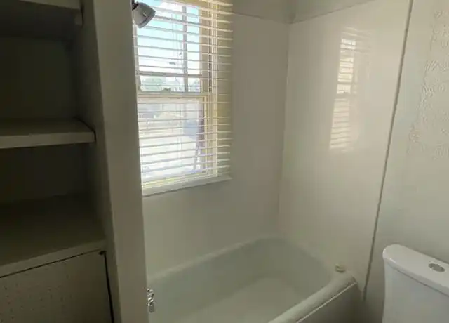 Property at 220 Arno St SE, Albuquerque, NM, 87102, 0 beds, 1 bath, [object Object]