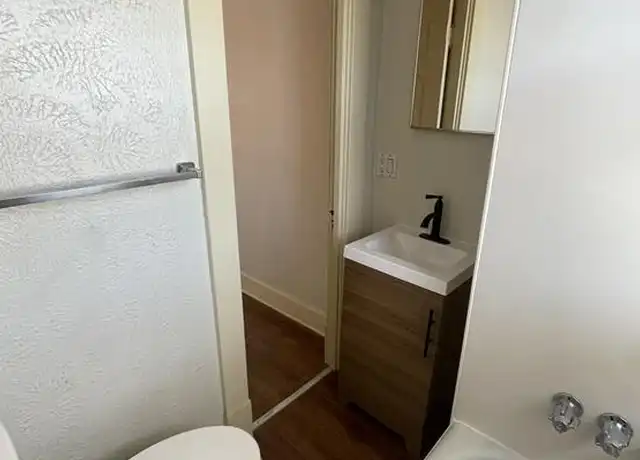Property at 220 Arno St SE, Albuquerque, NM, 87102, 0 beds, 1 bath, [object Object]