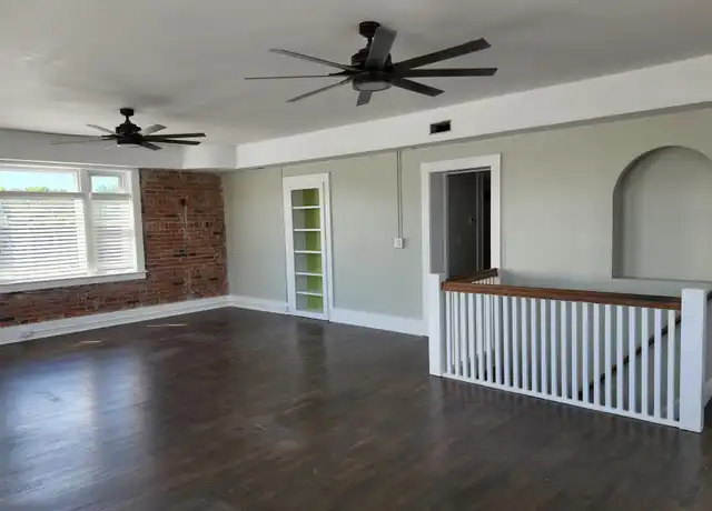 Property at 101 S Broadway St Unit 1/2, Leavenworth, KS, 66048, 3 beds, 1 bath, [object Object]