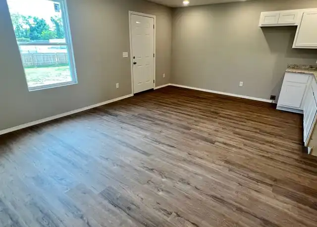 Property at 678 E Garfield St Unit A, Springfield, MO, 65803, 3 beds, 2.5 baths, [object Object]