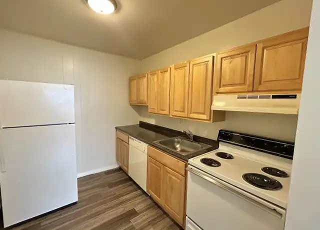 Property at 8723 W Chester Pike Unit J10, Upper Darby Township, PA, 19082, 1 bed, 1 bath, [object Object]