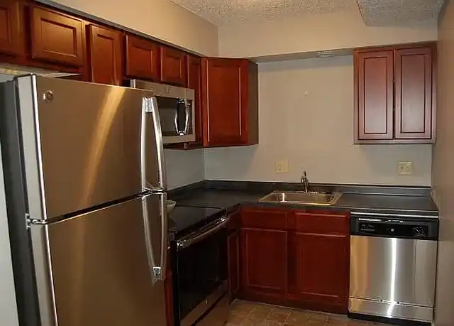 Property at 902 North Dodge - 902 N Dodge St, Iowa City, IA, 52245, 1-2 bed, 1 bath, [object Object]