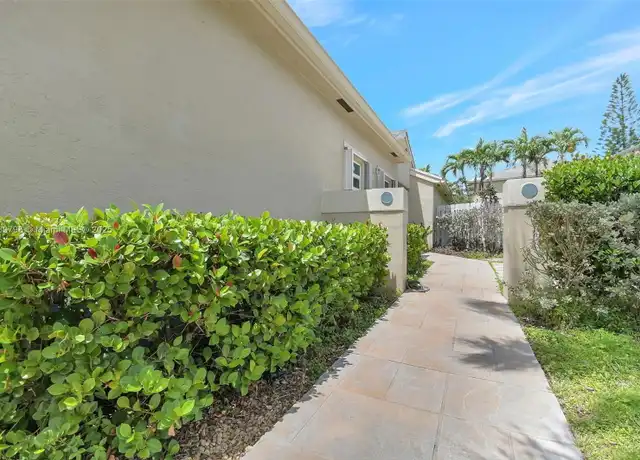 Property at 303 E Riverbend Dr, Sunrise, FL, 33326, 3 beds, 2 baths, [object Object]