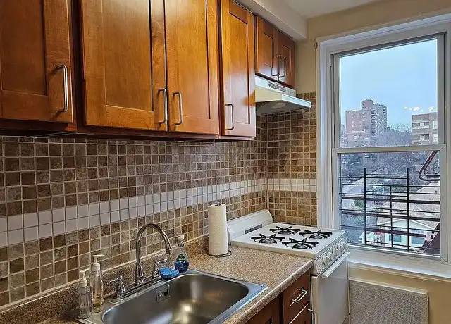 Property at 8425 118th St, Kew Gardens, NY, 11415, 1 bed, 1 bath, [object Object]