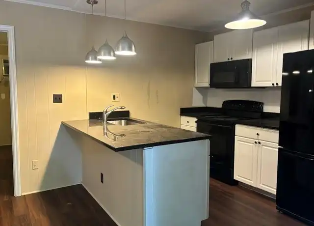 Property at 4295 Brownsboro Rd Unit 06, Winston-Salem, NC, 27106, 1 bed, 1 bath, [object Object]