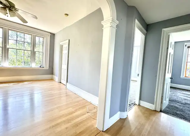 Property at 585 Chapel St Unit 3, New Haven, CT, 06511, 3 beds, 1 bath, [object Object]