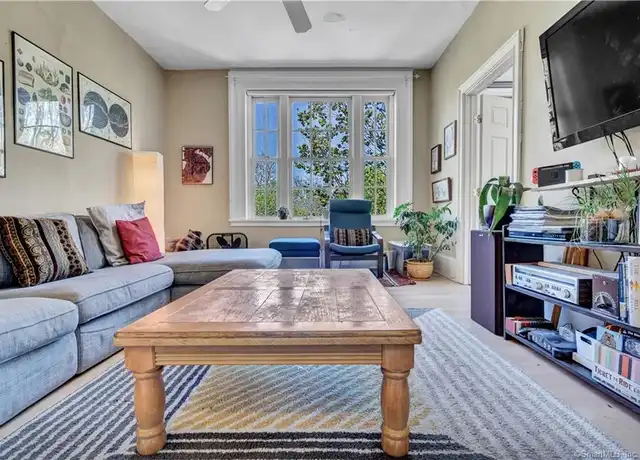 Property at 585 Chapel St Unit 3, New Haven, CT, 06511, 3 beds, 1 bath, [object Object]