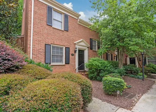Property at 500 N Poplar St Unit E, Charlotte, NC, 28202, 2 beds, 2.5 baths, [object Object]