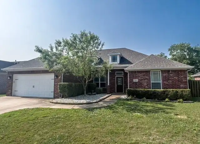 Property at 3203 SW Camden Dr, Bentonville, AR, 72712, 4 beds, 2 baths, [object Object]
