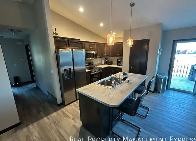 Property at 9424 W Liam St, Sioux Falls, SD, 57106, 4 beds, 3 baths, [object Object]