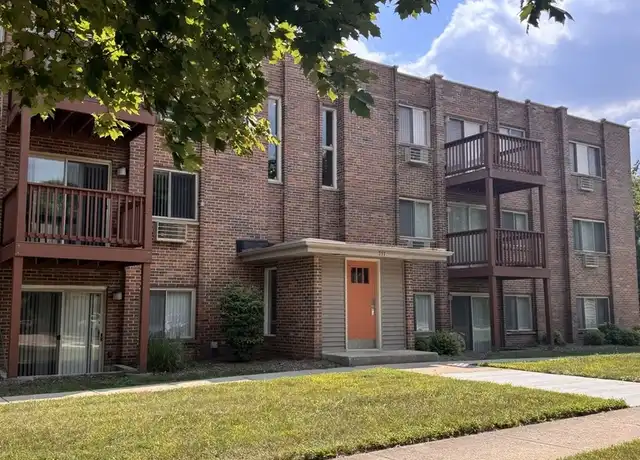 Property at 717 Strom Dr Unit 3A, West Dundee, IL, 60118, 2 beds, 1 bath, [object Object]