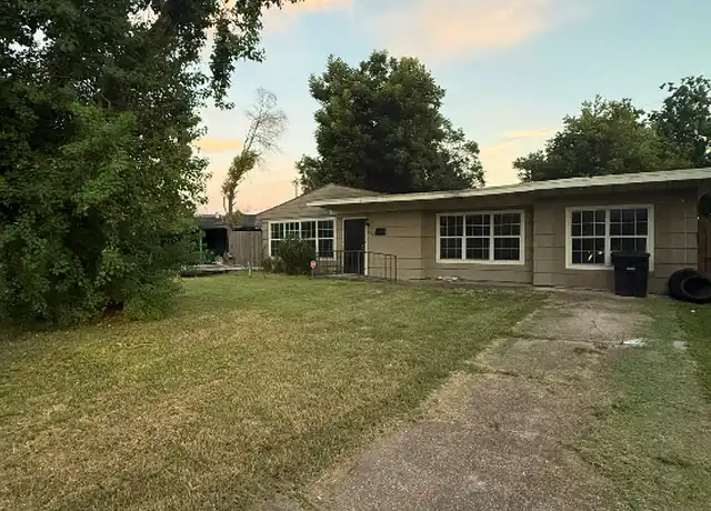Property at 5942 Willow Glen Dr, Houston, TX, 77033, 3 beds, 2 baths, [object Object]