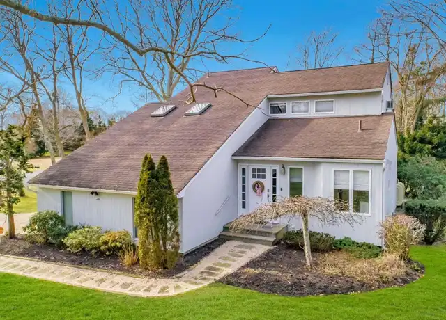 Property at 1 Canal Way, Hampton Bays, NY, 11946, 4 beds, 2.5 baths, [object Object]