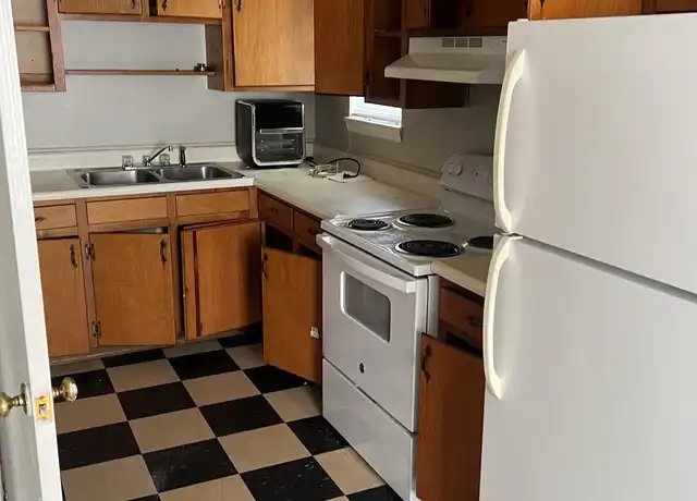 Property at 2200 Pearce Ave Unit 1, Albany, GA, 31705, 1 bed, 1 bath, [object Object]