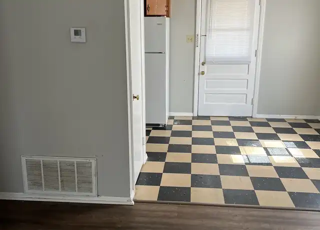 Property at 2200 Pearce Ave Unit 1, Albany, GA, 31705, 1 bed, 1 bath, [object Object]