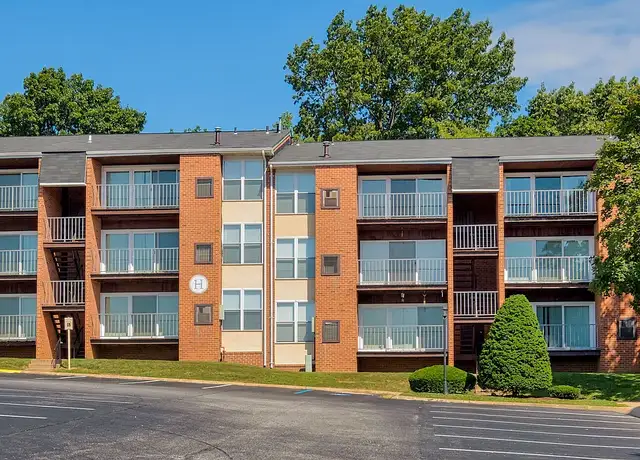 Photo of 1927 Queenswood Dr, York, PA 17403