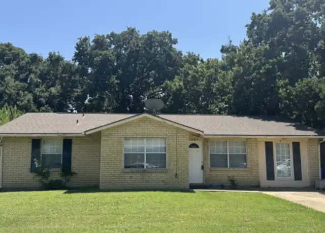 Property at 11216 Erich Dr, Balch Springs, TX, 75180, 4 beds, 1.5 baths, [object Object]