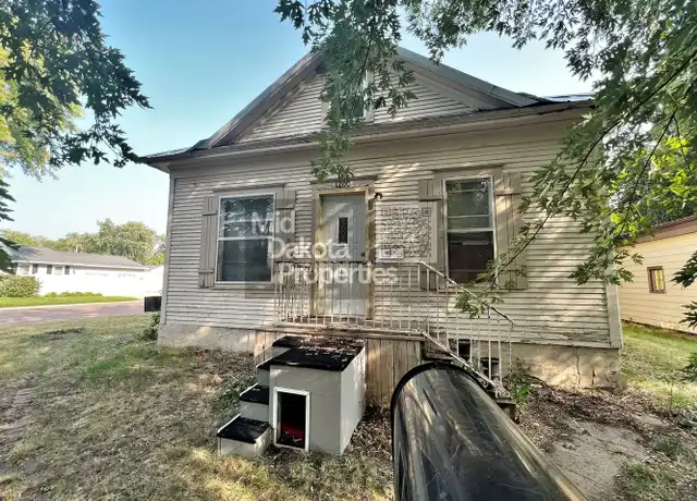 Property at 1200 E 3rd Ave, Mitchell, SD, 57301, 2 beds, 1 bath, [object Object]