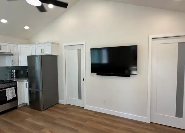 Property at 2069 S Garnsey St, Santa Ana, CA, 92707, 1 bed, 1 bath, [object Object]