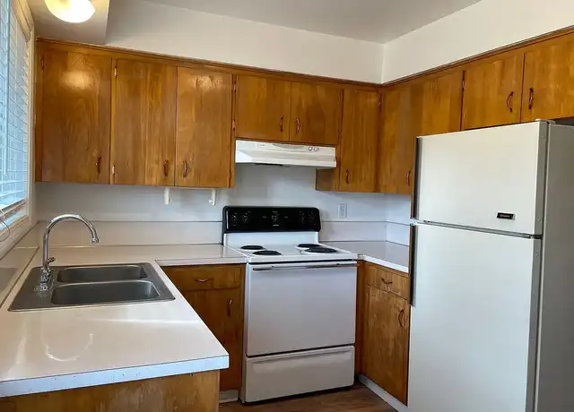 Property at HPPh2415 - Gaiser Court Apartments - 2415 E Mill Plain Blvd, Vancouver, WA, 98661, 1 bed, 1 bath, [object Object]