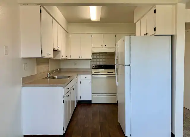 Property at ES2275 -Eagle Rock Apartments - 2275 NE Division St, Gresham, OR, 97030, 2 beds, 1 bath, [object Object]