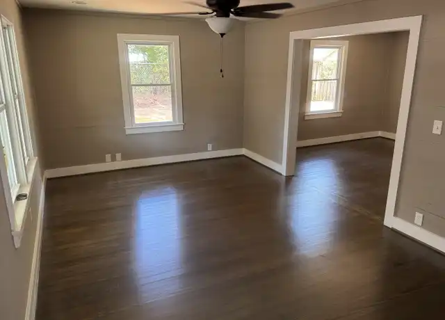 Property at 653 E Main St, Centre, AL, 35960, 3 beds, 2 baths, [object Object]