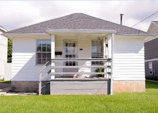Property at 811 Pleasant St, Mount Pleasant, MI, 48858, 2 beds, 1 bath, [object Object]