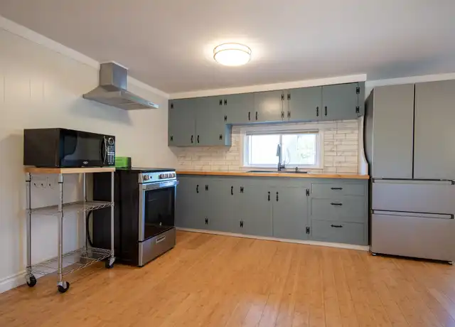 Property at 11000 SW Walnut St Apt B, Tigard, OR, 97223, 1 bed, 1 bath, [object Object]