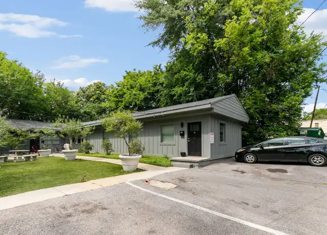 Property at 1752 13th Ct S Unit I, Birmingham, AL, 35205, 2 beds, 1 bath, [object Object]