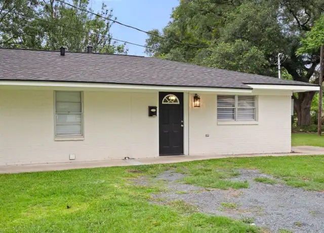 Property at 422 Pecan St Unit B, DeRidder, LA, 70634, 1 bed, 1 bath, [object Object]