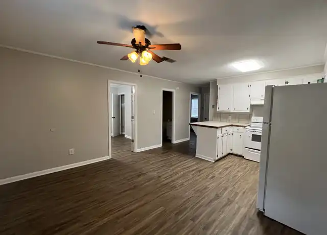 Property at 806 Maxwell Dr, Hattiesburg, MS, 39401, 3 beds, 1 bath, [object Object]