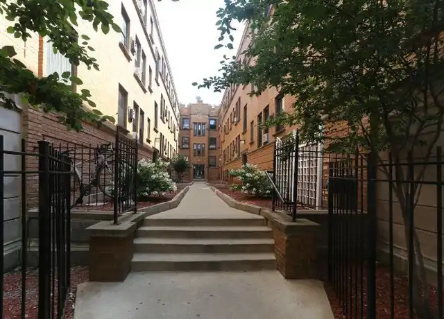 Property at 814 W Cornelia Ave Unit 013, Chicago, IL, 60657, 1 bed, 1 bath, [object Object]