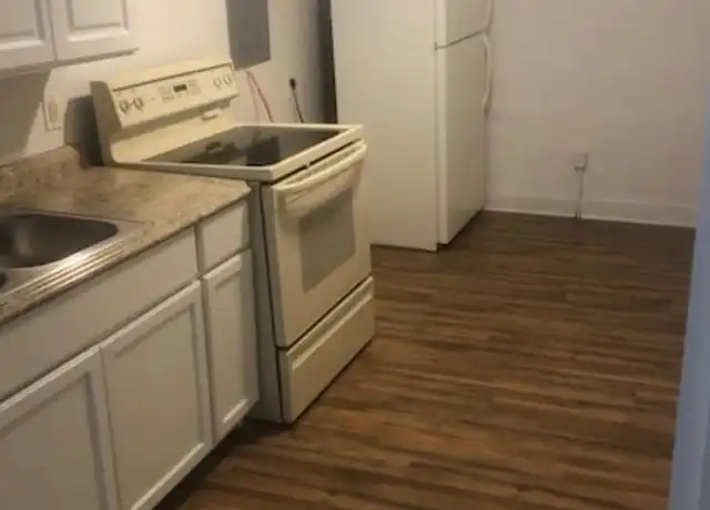 Property at 319 Woodford Ave Unit C, Bowling Green, KY, 42101, 1 bed, 1 bath, [object Object]