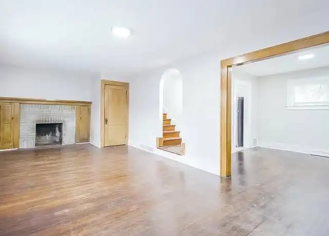 Property at 712 Noah Ave Unit E1, Akron, OH, 44320, 4 beds, 1 bath, [object Object]