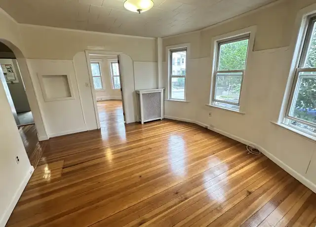 Property at 69 Conwell Ave Unit 1, Somerville, MA, 02144, 3 beds, 1 bath, [object Object]