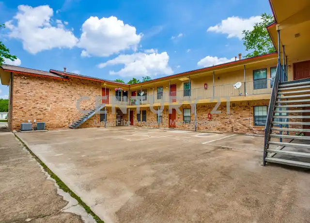 Property at 1108 N Elm St Unit 8, Denton, TX, 76201, 2 beds, 2 baths, [object Object]
