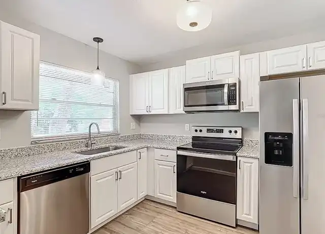 Property at 807 SE 14th St, Ocala, FL, 34471, 2 beds, 1 bath, [object Object]