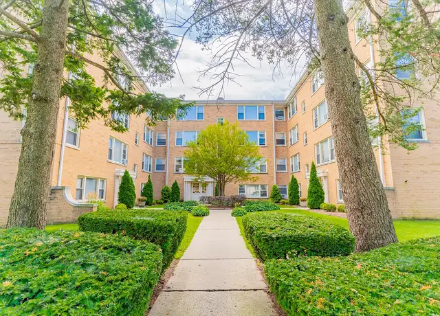 Photo of 4615 Davis St, Skokie, IL 60076