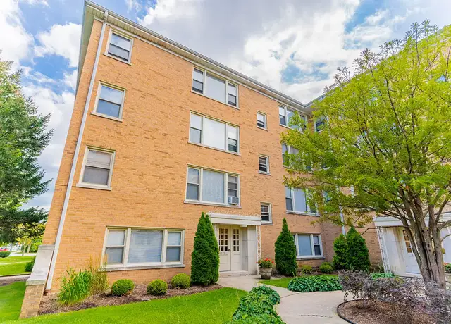 Photo of 4615 Davis St, Skokie, IL 60076