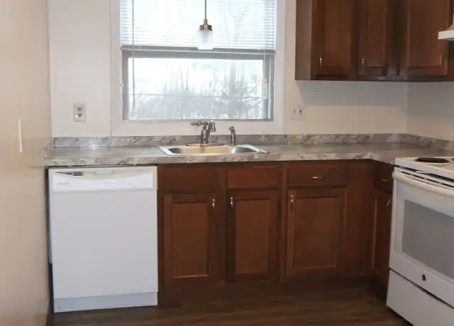Property at 1605 Meadowbrook Dr Unit 1707 7, Syracuse, NY, 13224, 2 beds, 1 bath, [object Object]