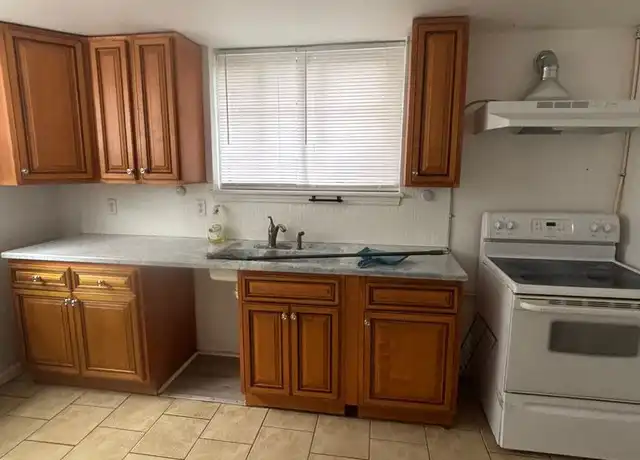 Property at 2735 Cedarhurst Ave NW Unit 6, Roanoke, VA, 24012, 1 bed, 1 bath, [object Object]
