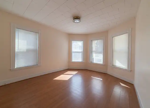 Property at 3 Seaview Ave Unit 1, Malden, MA, 02148, 3 beds, 1 bath, [object Object]